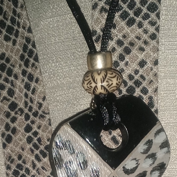 Blazer - Picture 2 of 4